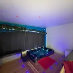 2 Avec Jacuzzi 아그