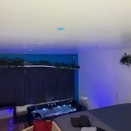 2 Avec Jacuzzi Lägenhet