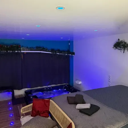 Love 2 Sans Jacuzzi Probleme De Pompe شقة آجد